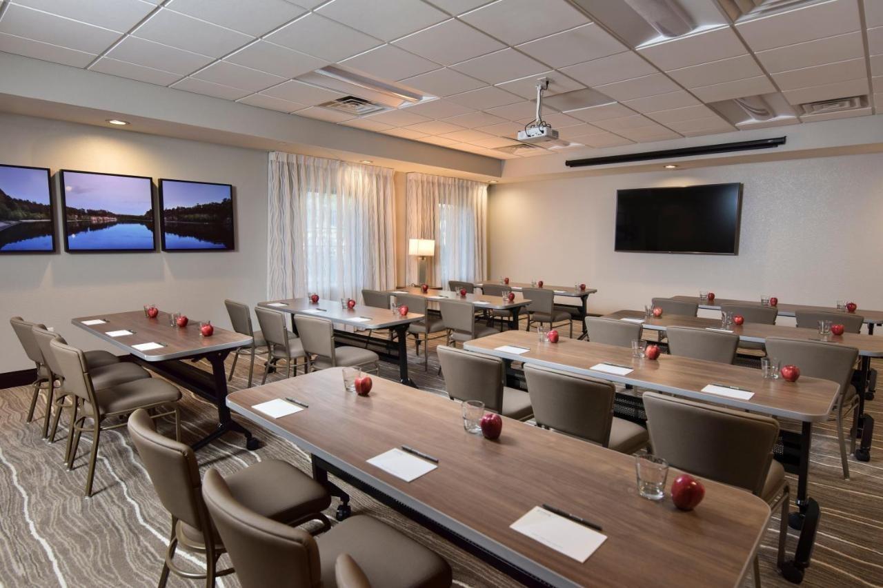 Staybridge Suites - Wisconsin Dells - Lake Delton By Ihg Exterior photo